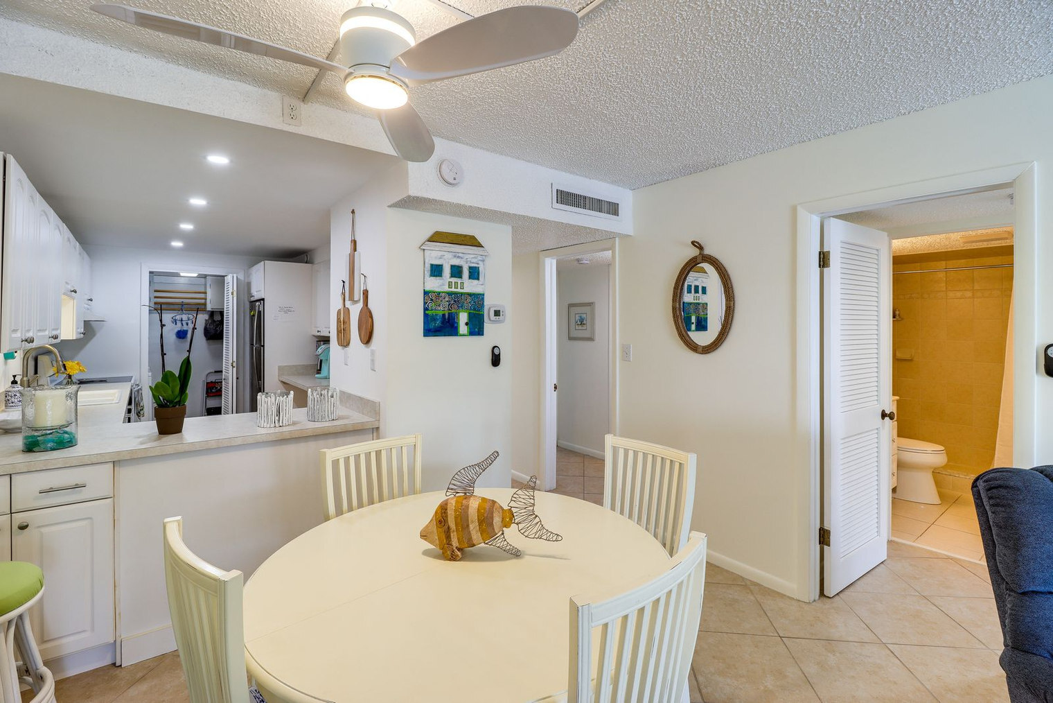 Building Photo - 201 E Ocean Dr