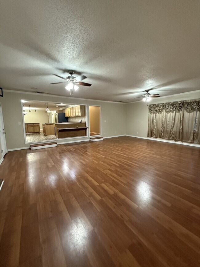 Building Photo - 2366 N Walston Bridge Rd