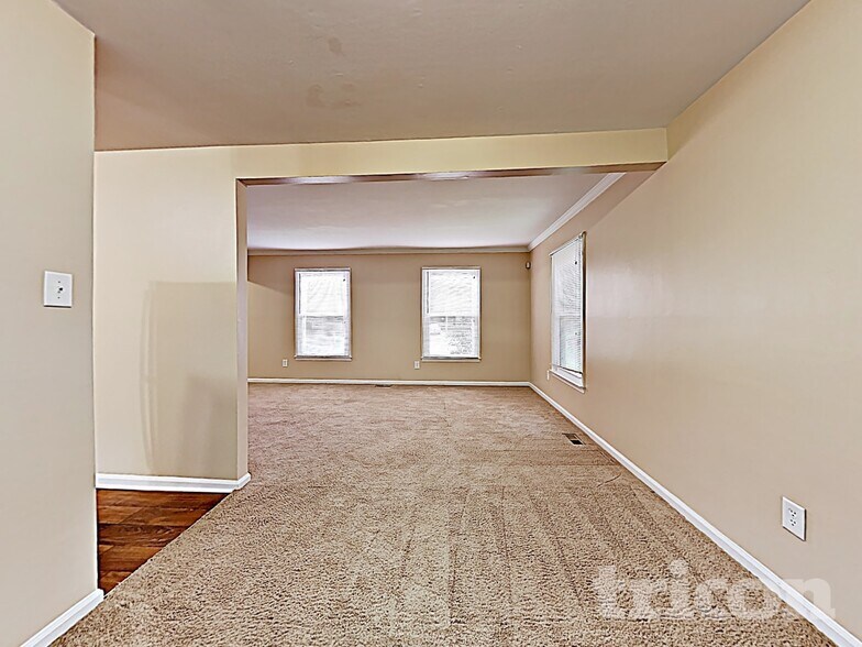 Building Photo - 6311 Coach Hill Ln