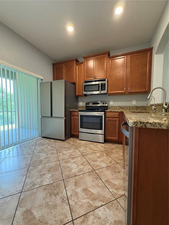 Building Photo - 2427 Willimette Dr