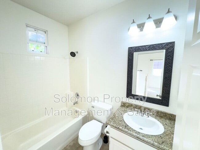 Building Photo - 6076 Paseo Carreta