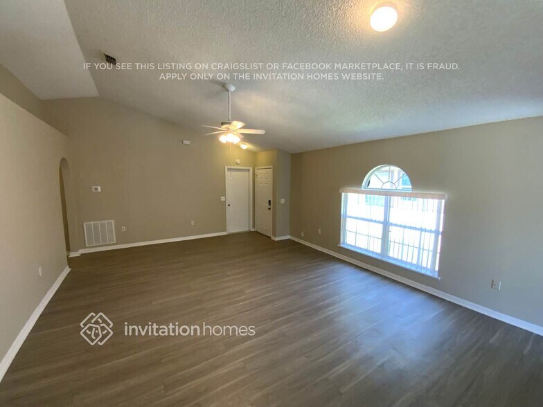 Building Photo - 3651 Gilmore Heights Rd N