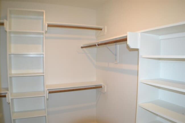 Building Photo - 9837 Fabiola Dr