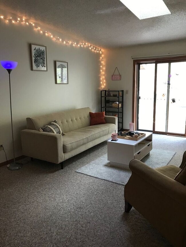 Building Photo - $1,575 | 3 Bedroom, 2 Bathroom Condo | Cat Friendly | Available for August 1st, 2026 Move In!