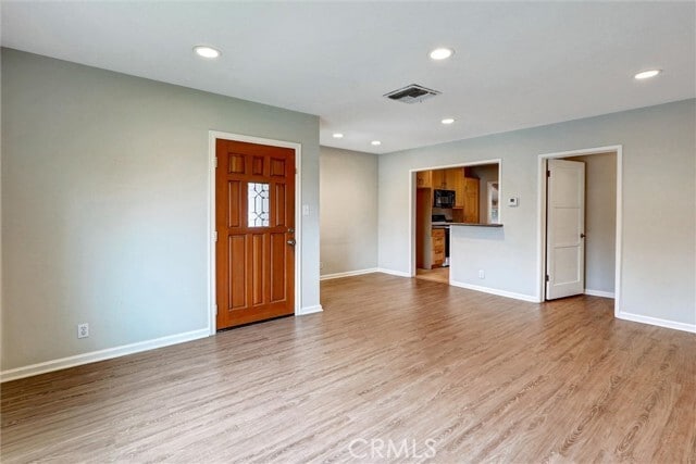 Building Photo - 5863 Alonzo Ave