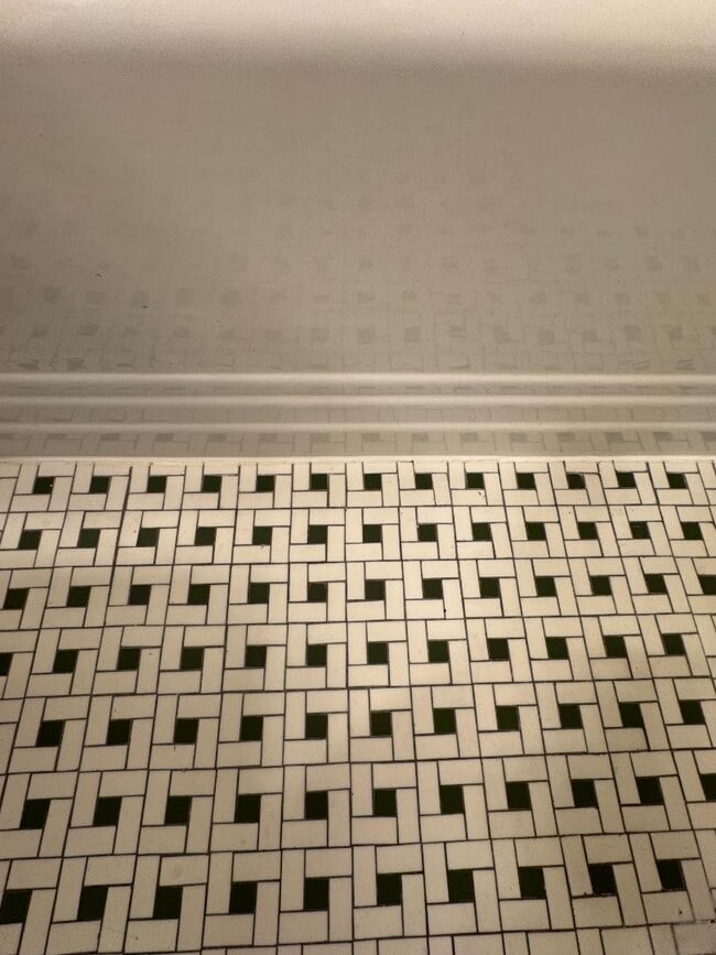 Building Photo - 6 Church St