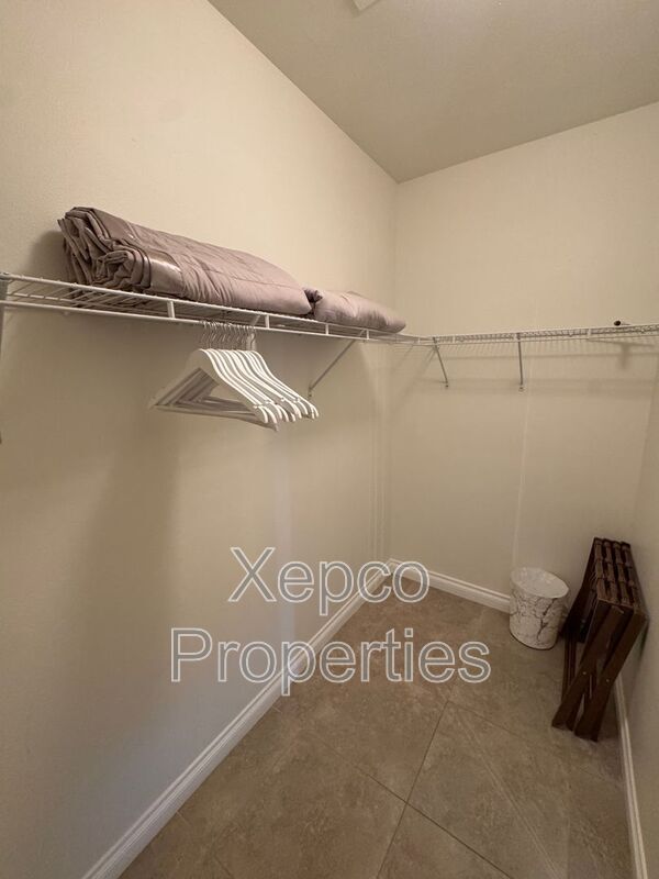 Building Photo - 80746 Diamondback Trail