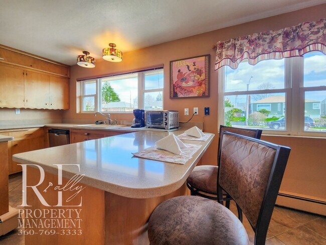 Building Photo - 2113 Brashem Ave