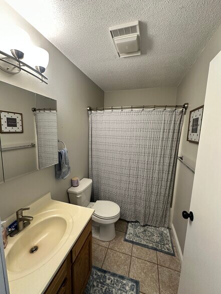 Bathroom - 75 Elm Ridge Ct