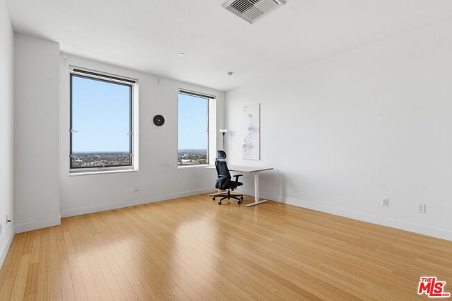 Building Photo - 3810 Wilshire Blvd
