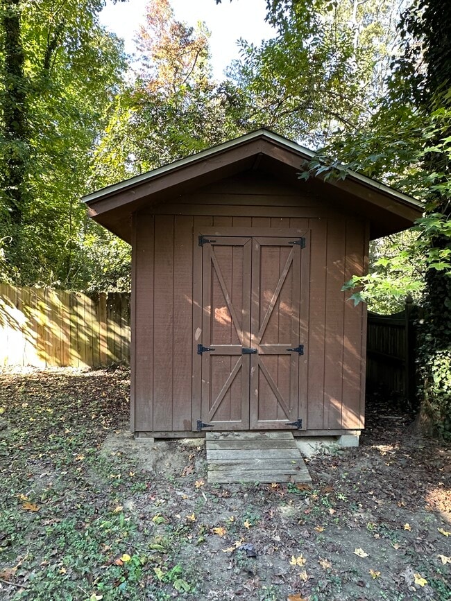 Building Photo - 854 Redwood Trail