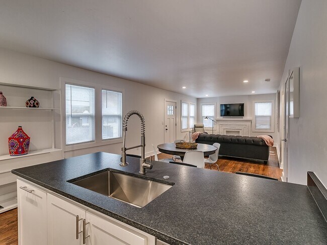 Building Photo - Heart of Plaza District