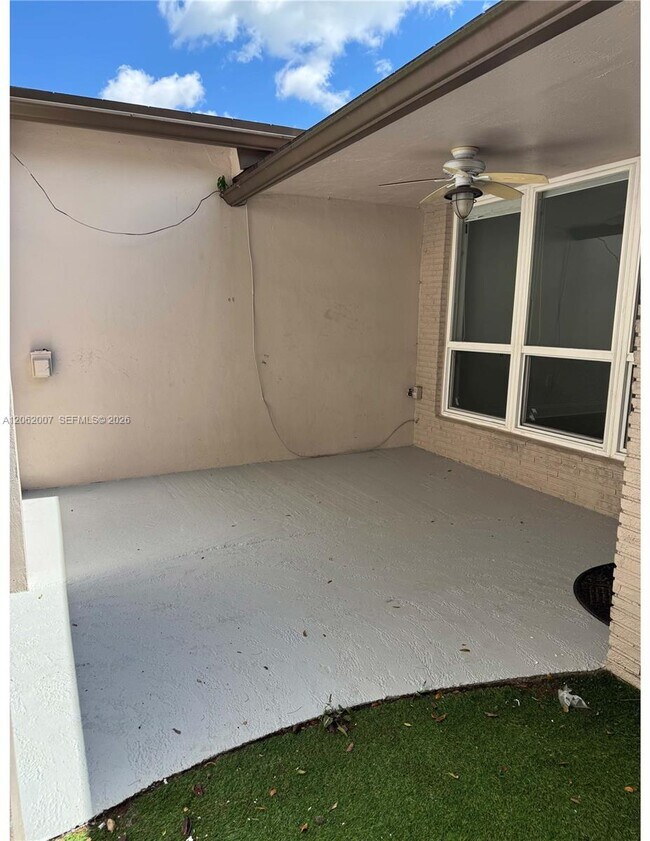 Building Photo - 5320 SW 89th Ave