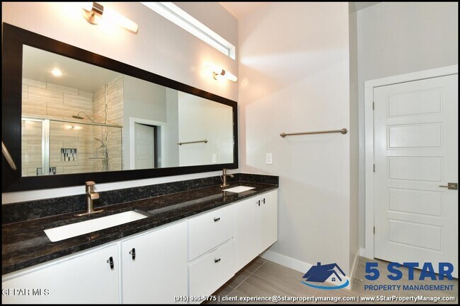 Building Photo - 12341 Desert Vista Ave