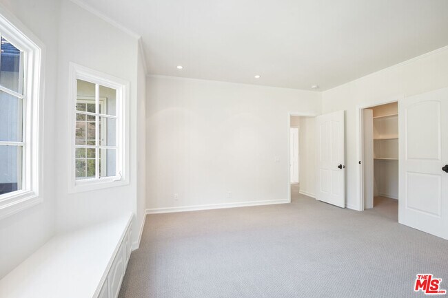 Building Photo - 27437 Winding Way