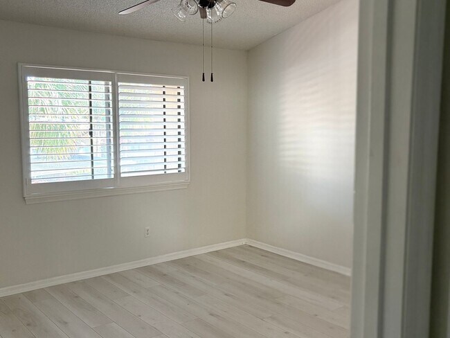 Building Photo - Beautiful 2 story townhouse in Cypress Club