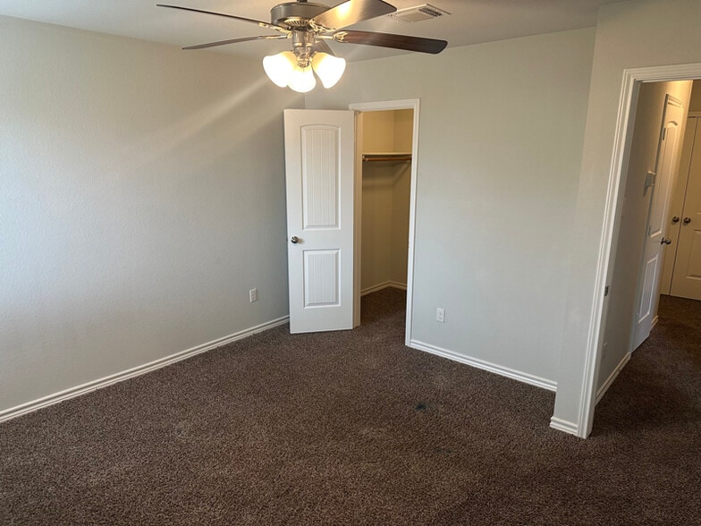 Building Photo - 6149 Lavaca Dr