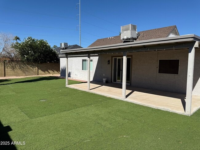 Building Photo - 1213 E Tonto Ln