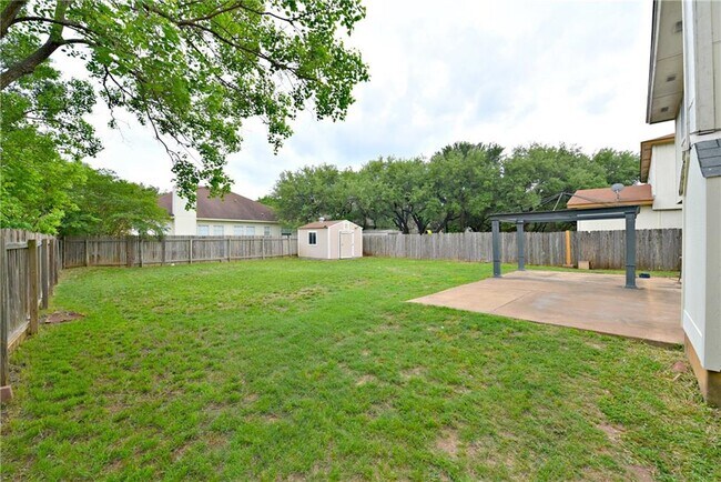 Building Photo - 1002 Dover Pass