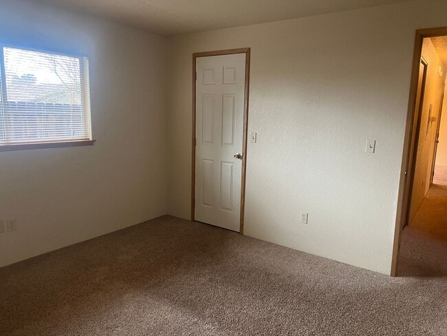 Building Photo - Great Jacksonville Location