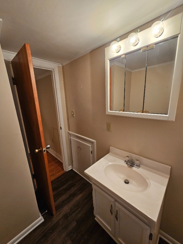 Building Photo - 2550 Troy-Schenectady Rd