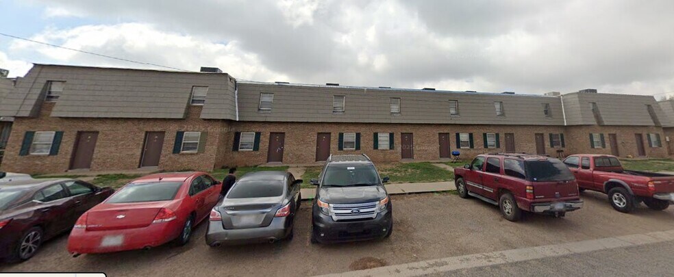 Building Photo - 1300 N Walnut Ave