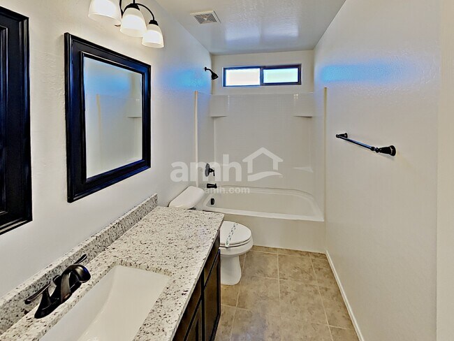 Building Photo - 3453 N Almar