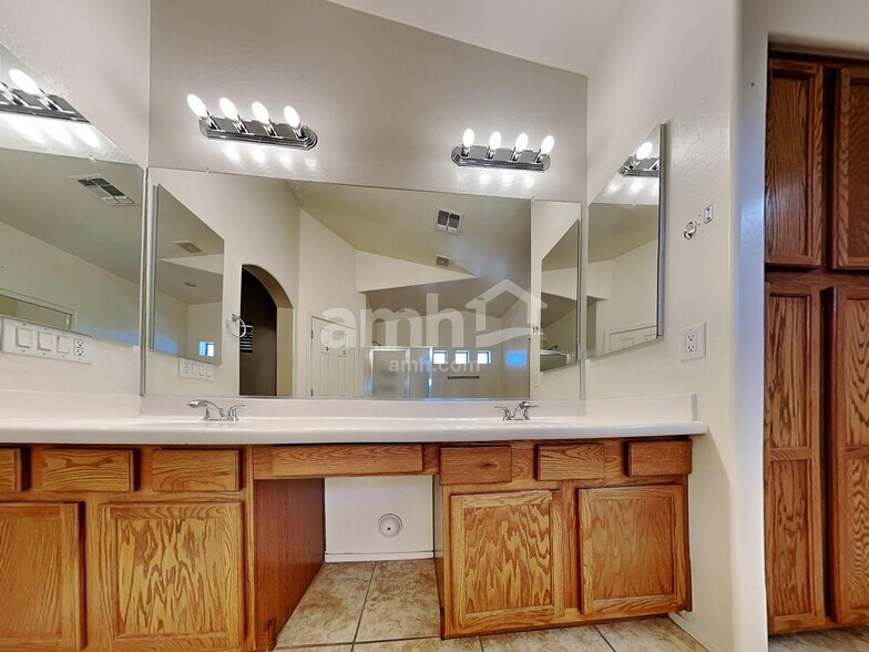 Building Photo - 6621 S 57th Ave
