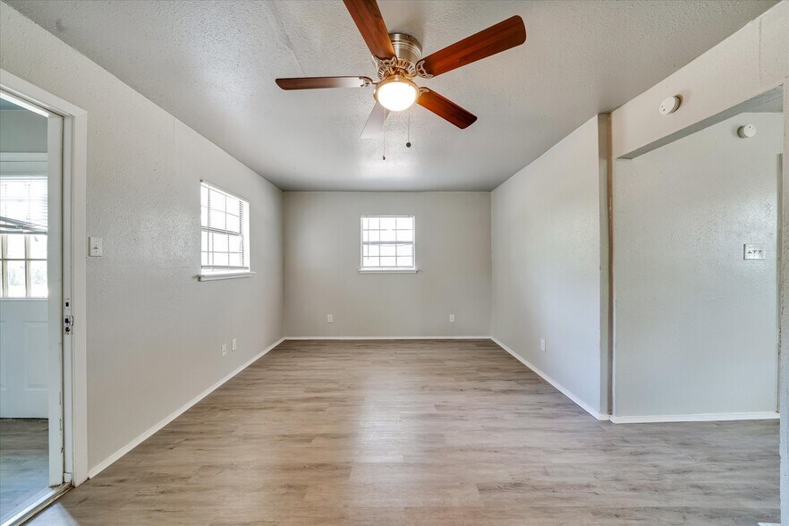 Building Photo - 15278 Mesquite Trl