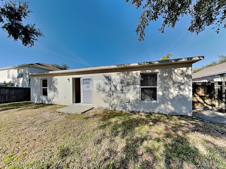 Building Photo - 574 Wekiva Bluff St