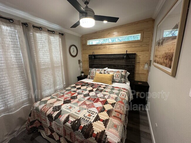 Building Photo - 112 E Appaloosa Trail