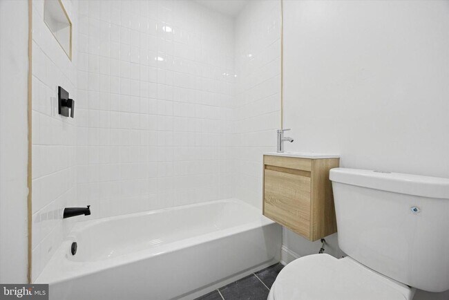 Building Photo - 3241 N Etting St