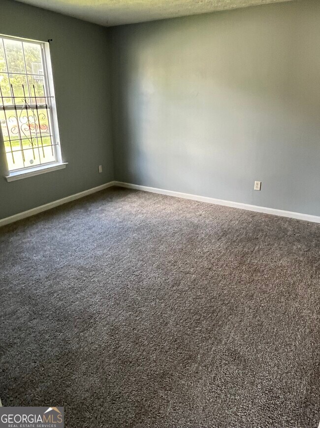 Building Photo - 506 Rosewood Cir