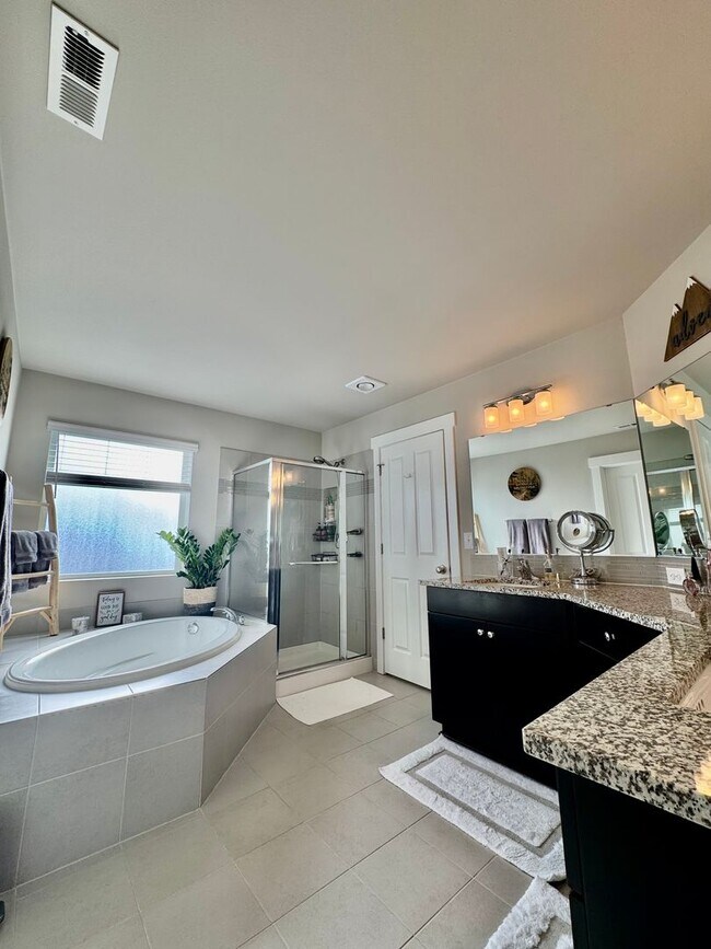 Building Photo - 4 Bedroom Home in Family friendly Cul-de-sac in Maple Valley