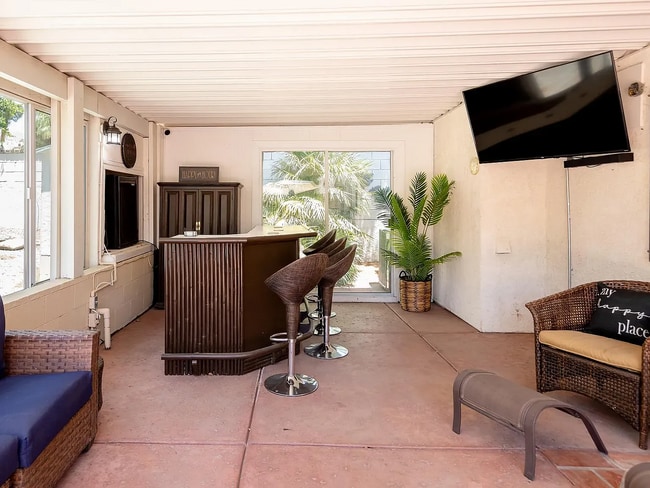 Building Photo - 64747 Pinehurst Cir