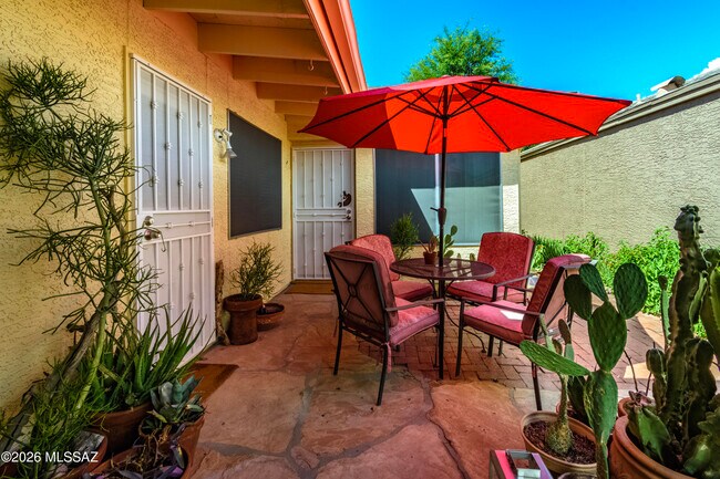 Building Photo - 2549 N Palo Santo Dr