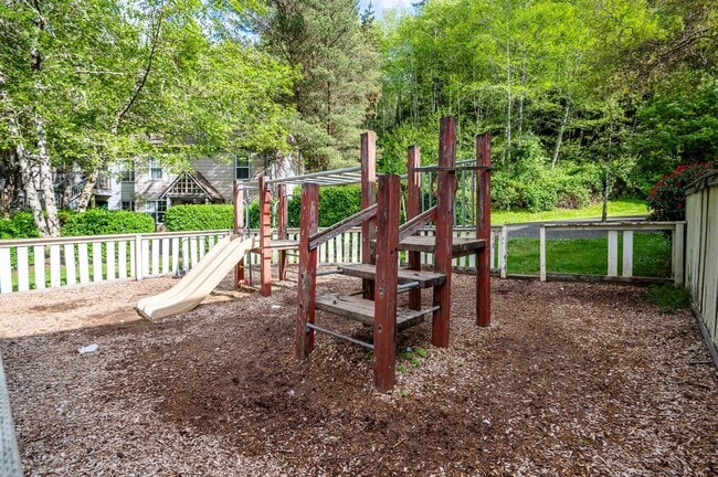 Building Photo - Elk Creek Terrace