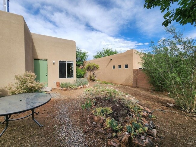 Building Photo - 4028 Paseo del Sol