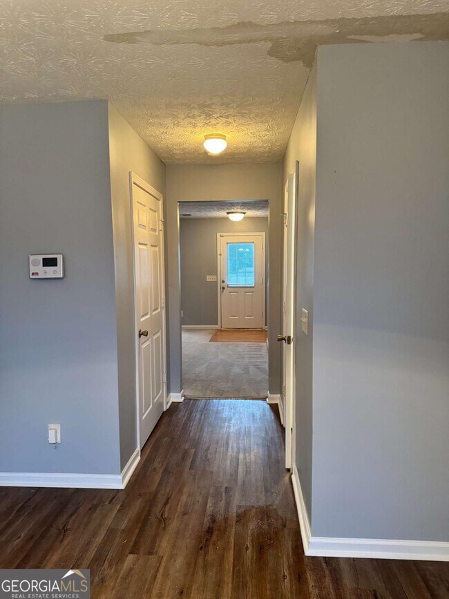 Building Photo - 1754 Grove Way