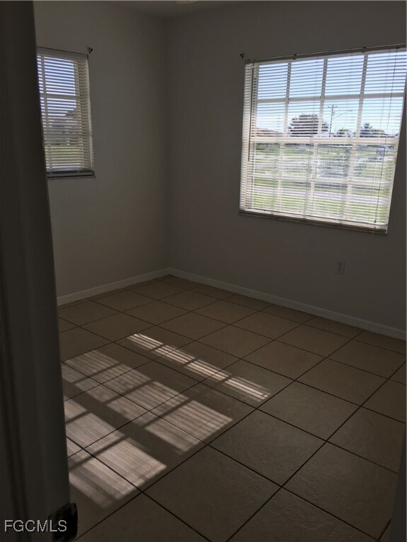 Building Photo - 1546 NE 8th Pl