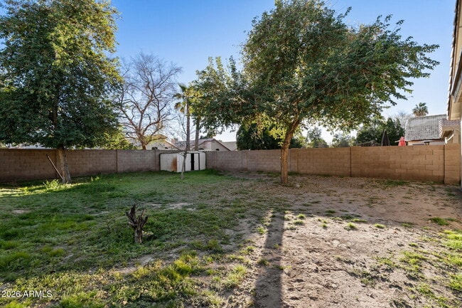 Building Photo - 523 W Kelton Ln