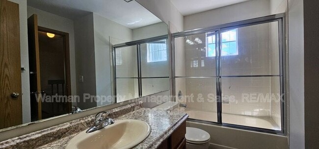 Building Photo - 2039a Palm Dr