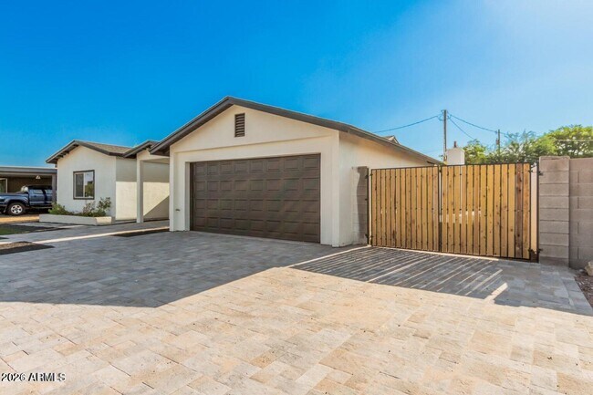 Building Photo - 2220 N 66th St