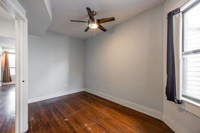 Building Photo - 3716 W Belmont Ave