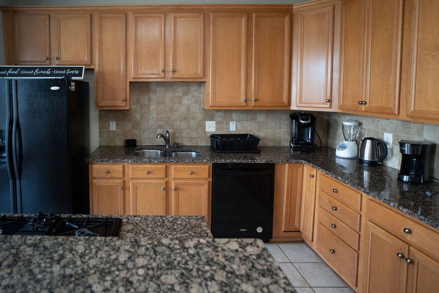 Furnished Kitchen - 604 Kingfisher Ave