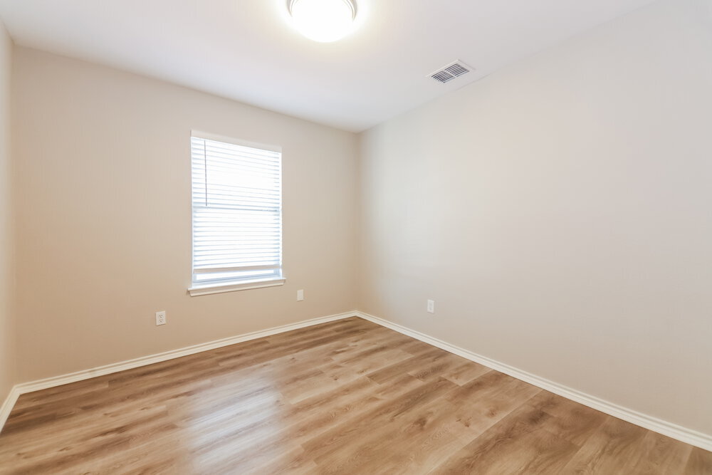 Building Photo - 635 Fleming St