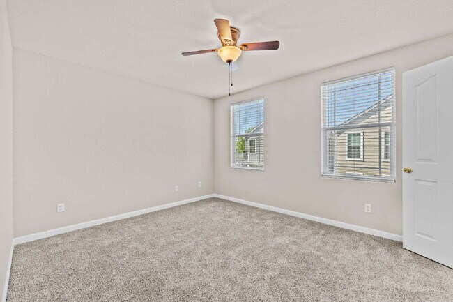 Building Photo - 220 Trestle Tree