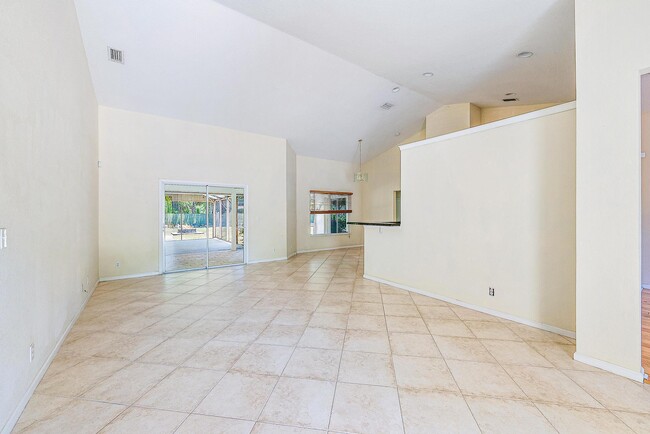 Building Photo - 884 Lyons Rd