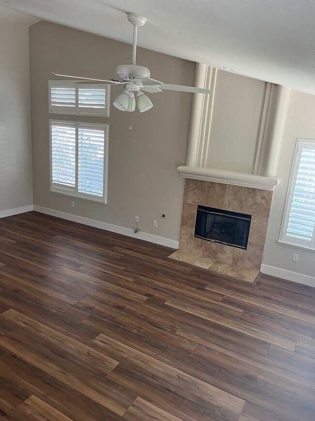 Building Photo - 3367 Chapelle Dr