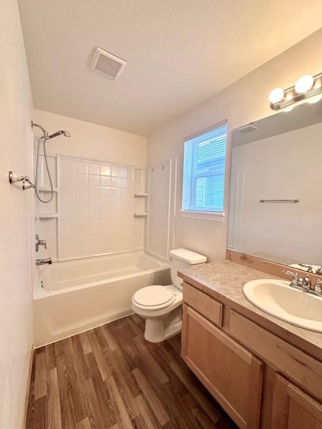 Building Photo - Roomy 4-Bedroom Home in Quiet Panther Lake Location